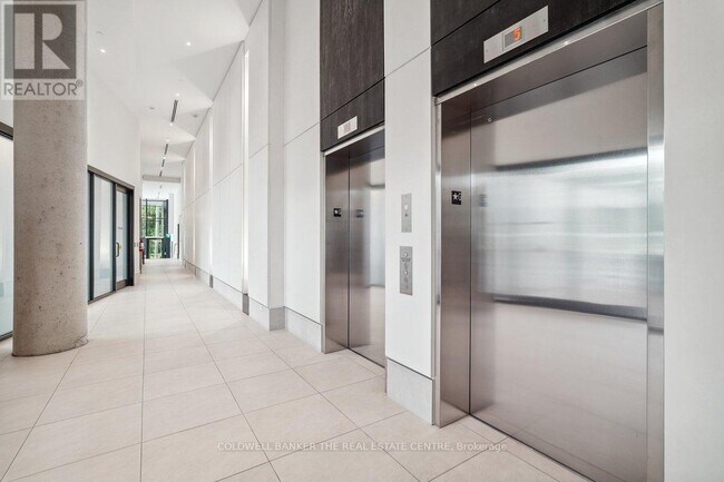 Photo du bâtiment - 160 Kingsway Crescent