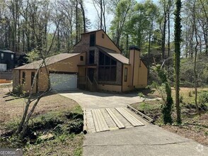 Building Photo - 2915 Creek Park Dr