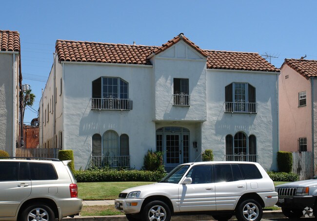 Building Photo - 418 N Hayworth Ave