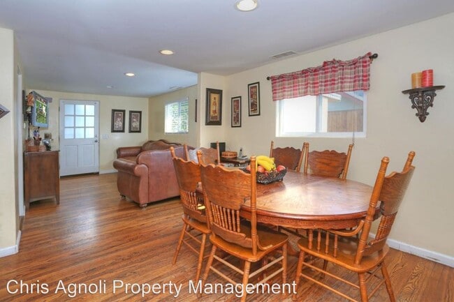 Building Photo - 3 br, 3 bath House - 725 W Arrellaga St