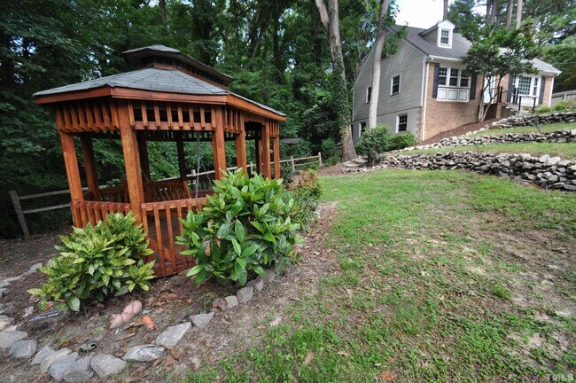 Foto del edificio - 1427 Seminole Trail