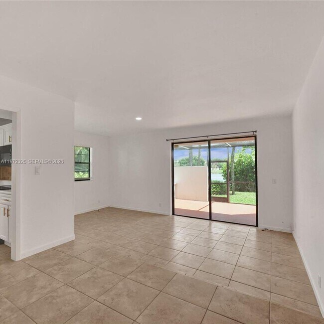 Foto del edificio - 9120 Taft St