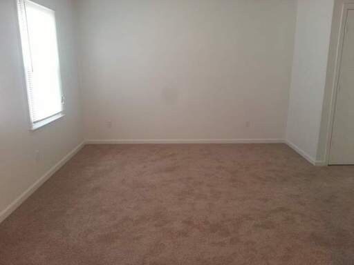 Building Photo - 136 Hollyridge Ct