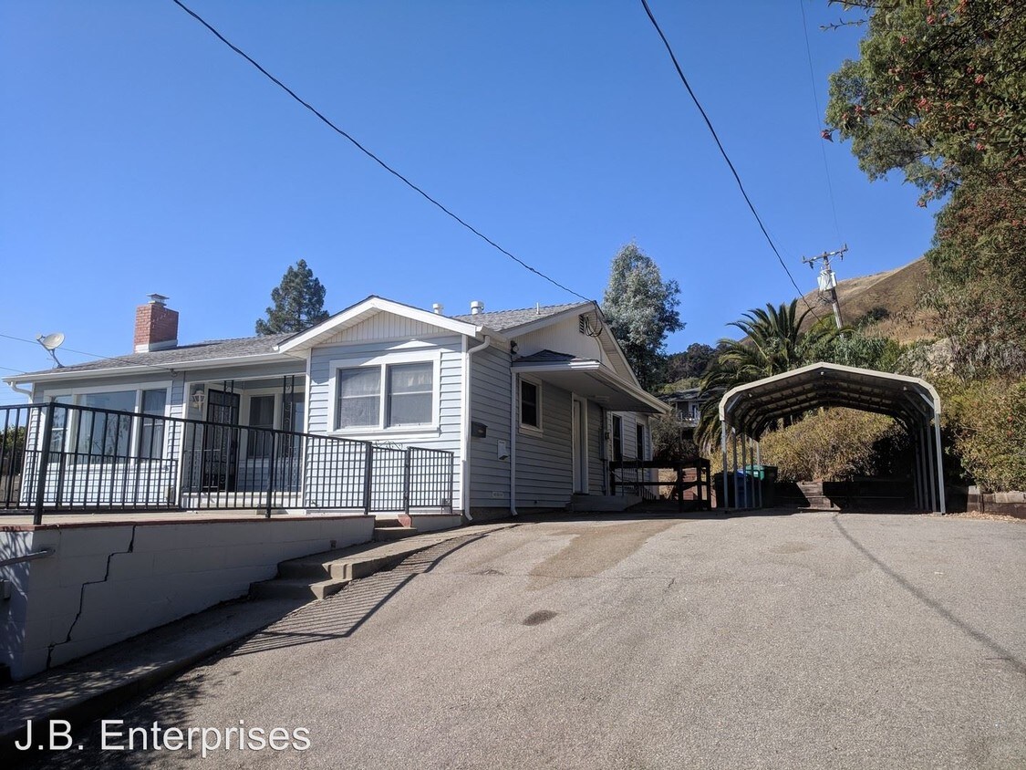 Primary Photo - 4 br, 2.5 bath House - 2090 Hays Street