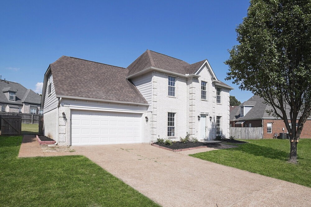 Primary Photo - 5554 Lakefront Dr