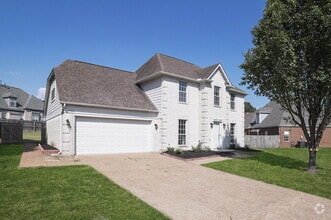 Building Photo - 5554 Lakefront Dr