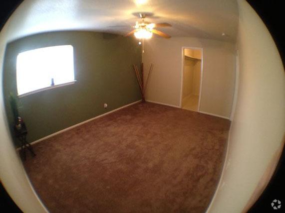 Bedroom - Lawnwood Apartments