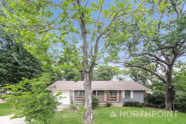 3 BR/1BA | Newly Renovated Single Family Home | 1-Car Covered Parking | Shaded Yard! - 3 BR/1BA | Newly Renovated Single Family Home | 1-Car Covered Parking | Shaded Yard!