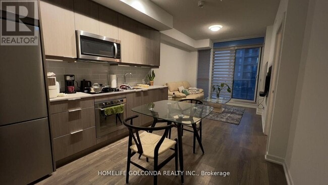 Building Photo - 32 Forest Manor Rd