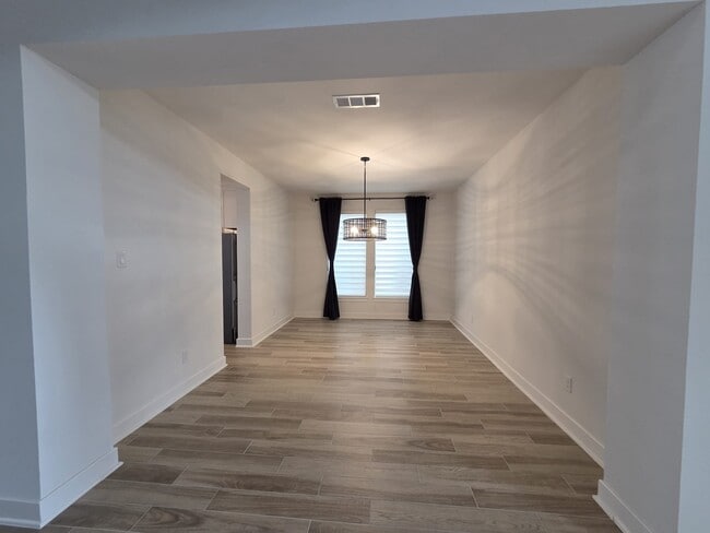 Building Photo - 10507 Cloud Shimmer Trce