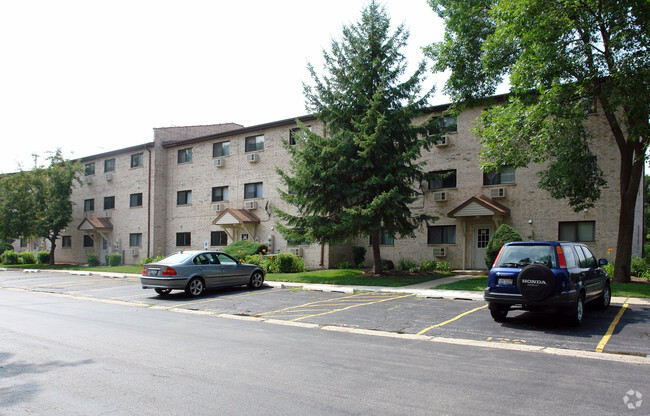 Building Photo - Fox Cove
