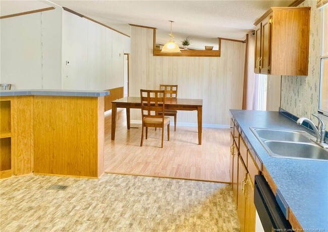Building Photo - 24677 NC-24