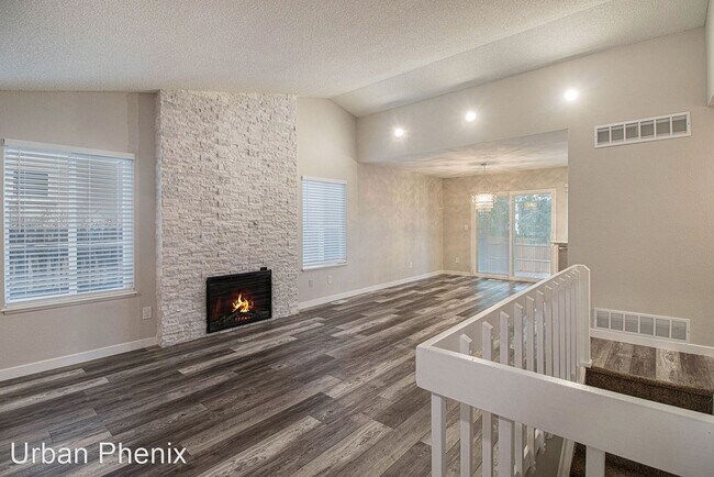 Building Photo - 3 br, 2 bath House - 6094 S Kingstone Cir