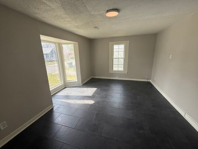 Foto del edificio - 2626 Whitman Ave