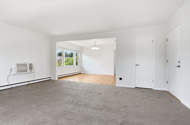 Building Photo - 2726 N Nordica Ave