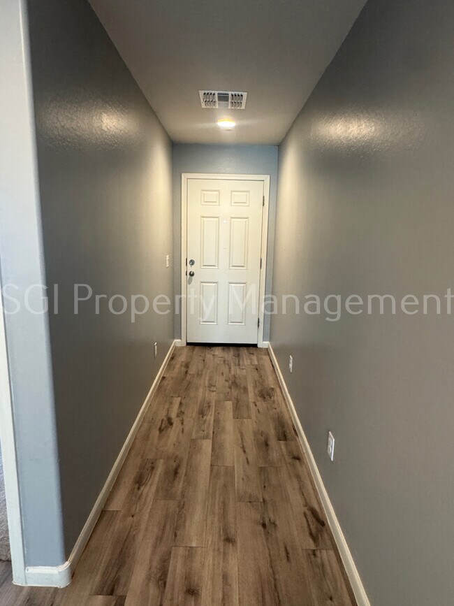 Foto del edificio - 2033 E Velvet Pl