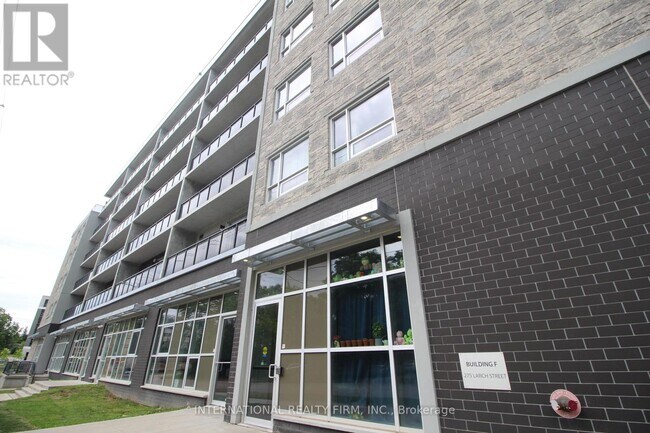 Building Photo - F206-F275 LARCH St