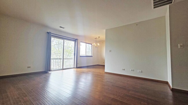 Building Photo - 614 E Whispering Oaks Ct