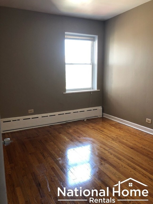 Building Photo - 3903 W Jackson Blvd Unit 3W