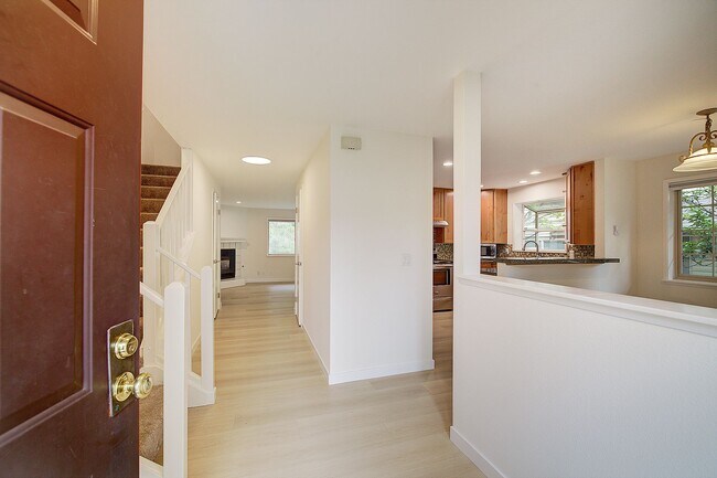 Foto del edificio - 2bd/2.5ba Kirkland Townhome