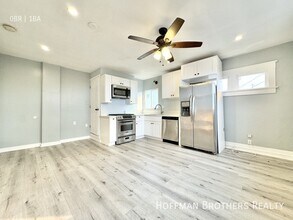 Building Photo - 2360 W Washington Blvd