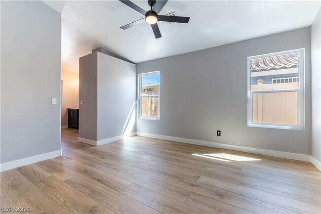 Building Photo - 5470 Chela Dr
