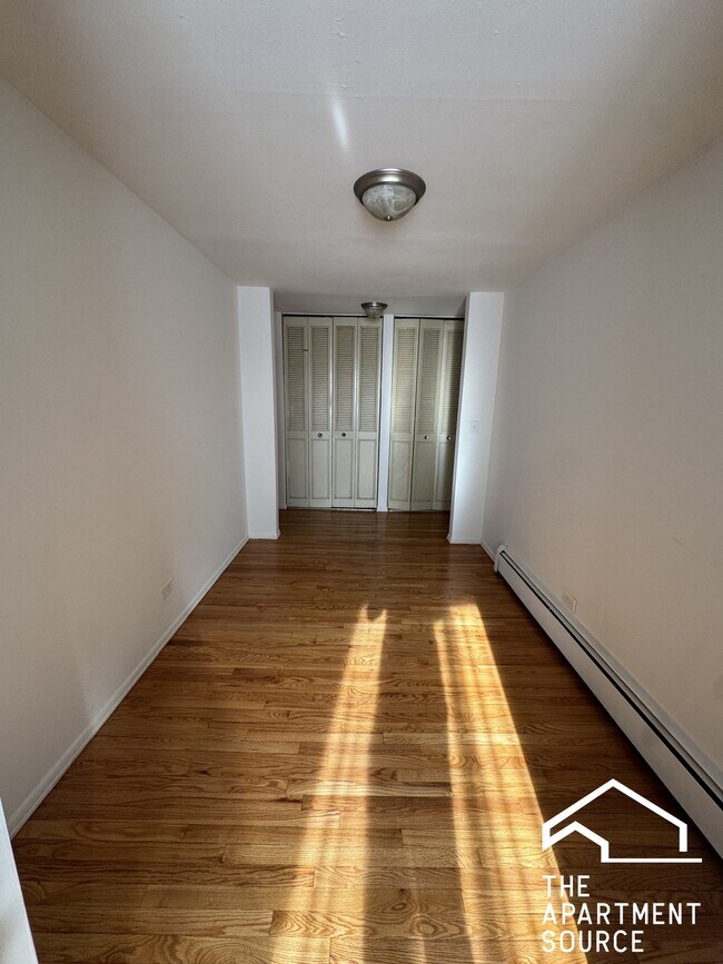 Foto del edificio - 6250 N Kenmore Ave