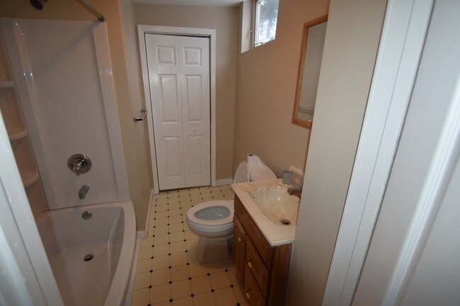 Bathroom - 668 S Main St