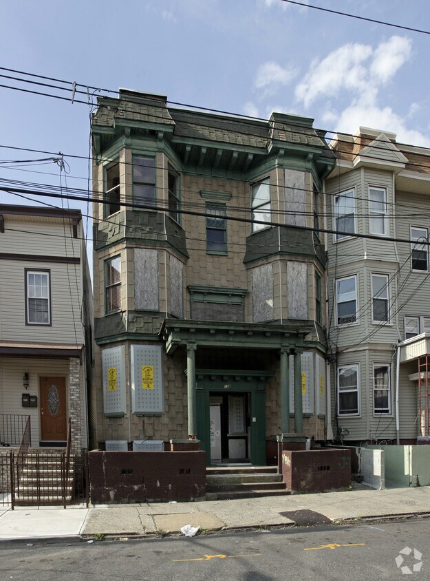 Foto principal - 133 Wilkinson Ave