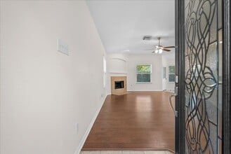 Building Photo - 202 Pebble Walk Ln