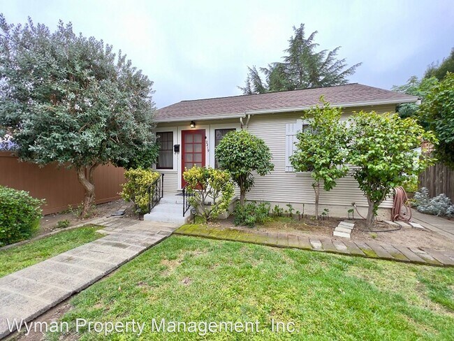 Foto del edificio - 2 br, 1 bath House - 2219 Laurel Street