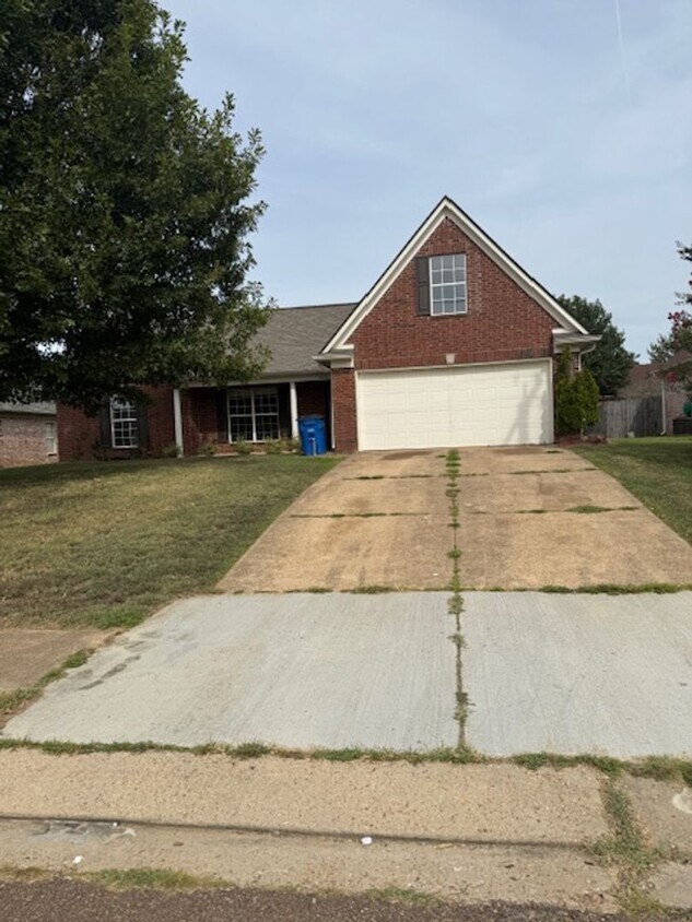 Primary Photo - Renovated 4 Bedroom 2 Bath Home with Upsta...