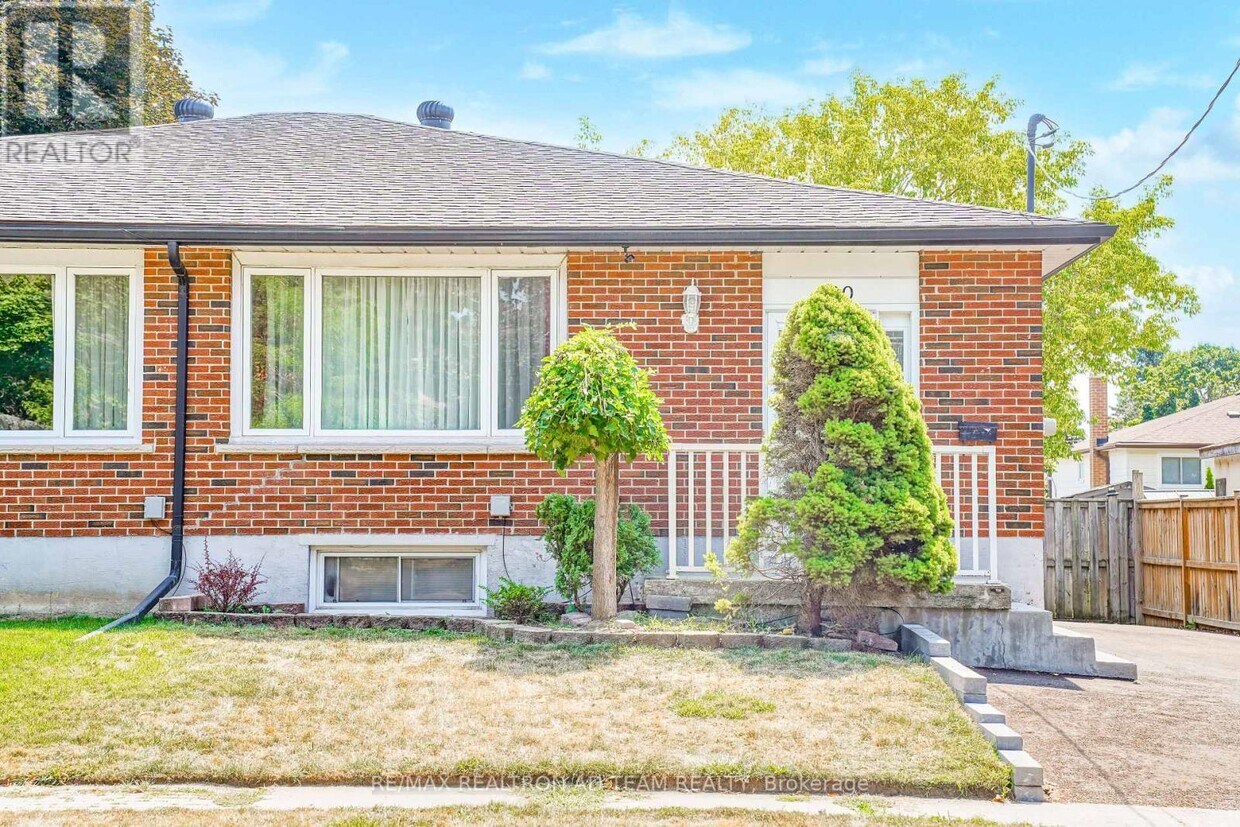 Primary Photo - 20 Little Ave