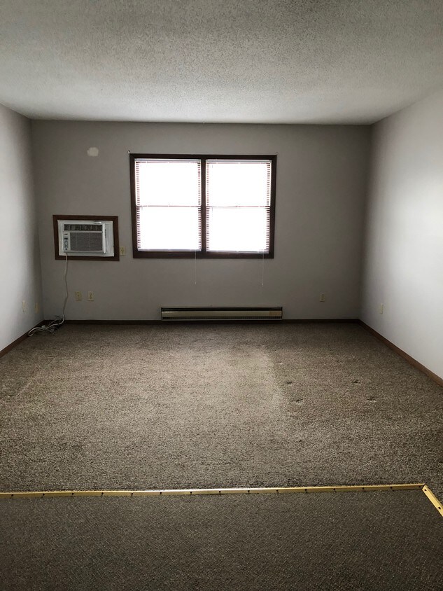 Foto principal - 219 S F St
