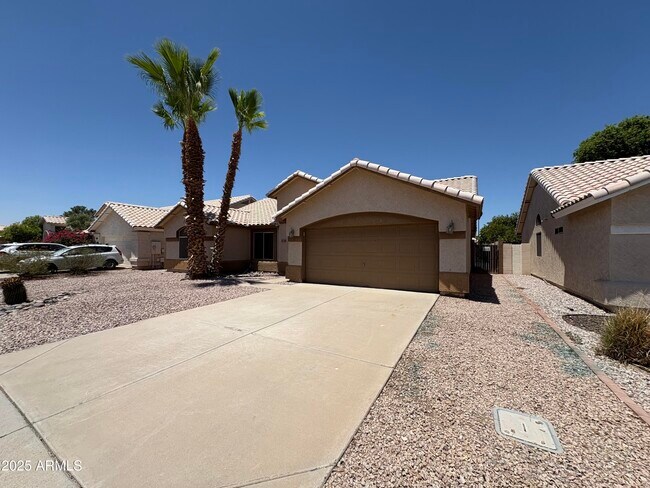 Building Photo - 2336 E San Tan Dr