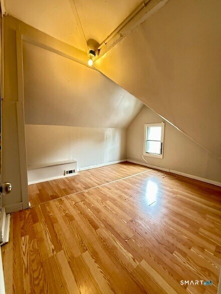 Foto del edificio - 384 Gregory St