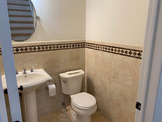 Foto del edificio - 436 Lawton Ave