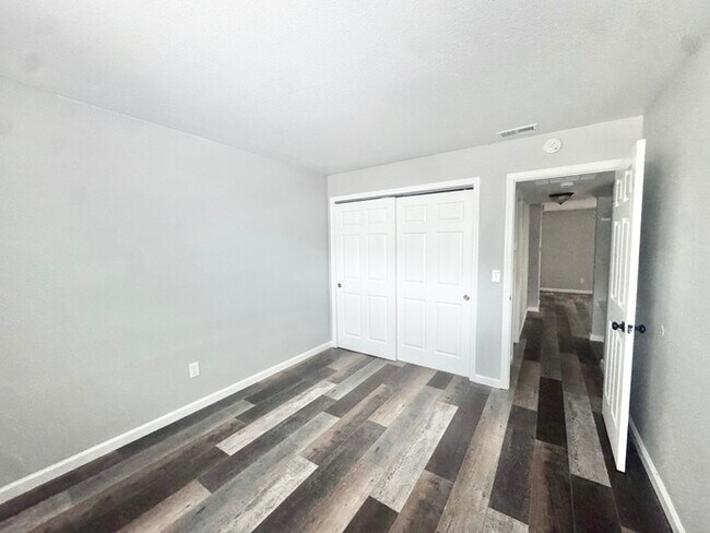 Foto del edificio - Nicely updated 2-bedroom 1-bath apartment in Auburn!