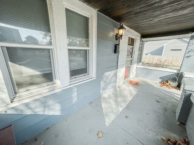 Foto del edificio - 2230 Woodlawn Ave