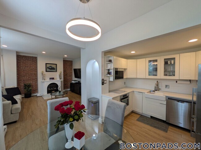 Foto del edificio - 390 Riverway
