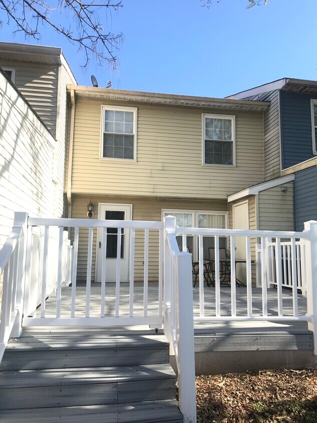 Foto principal - 6452 Lacrosse Ln NE