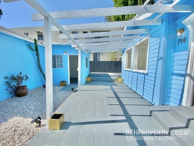 Building Photo - 714 Westmount Dr