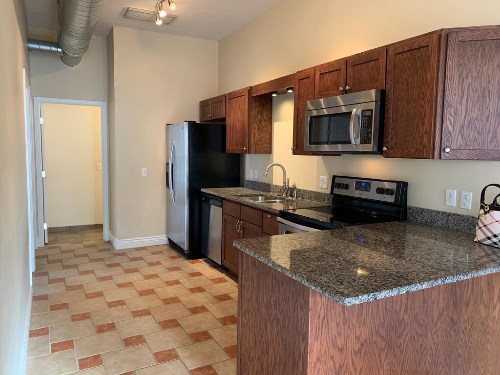 Foto principal - 400 N Franklin St