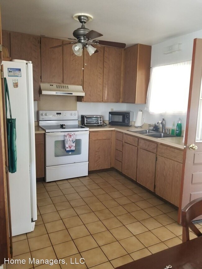 Building Photo - 3 br, 1.5 bath House - 525 Pililoko Street