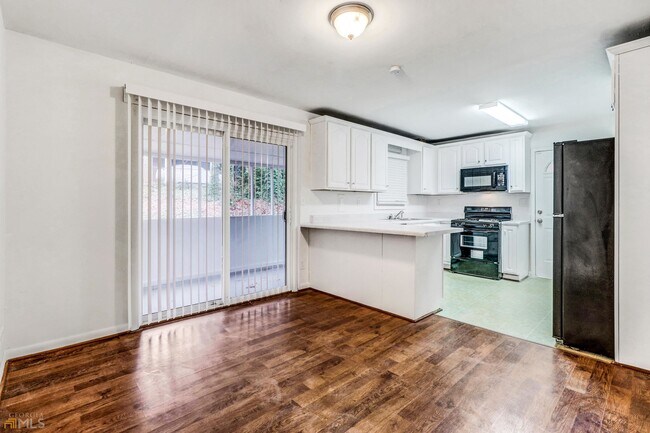 Foto del edificio - 2537 Bonnybrook Dr SW