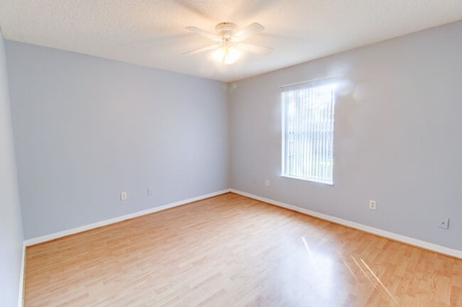 Building Photo - 438 Jennifer Ln