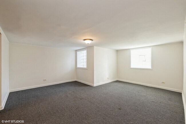 Building Photo - 4936 W Jackson Blvd