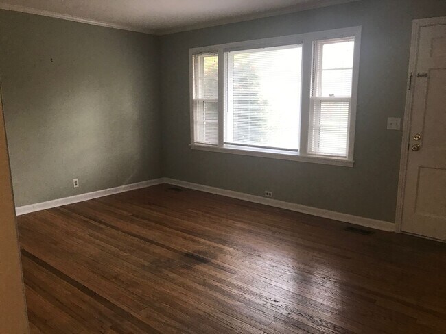 Building Photo - 244 Donelson Hills Dr