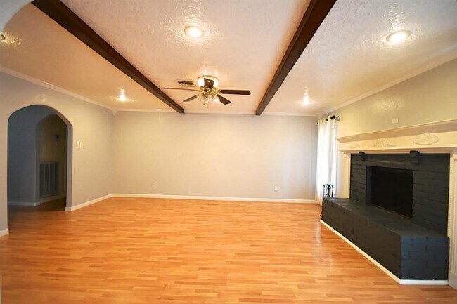 Foto del edificio - 9705 Westview Dr