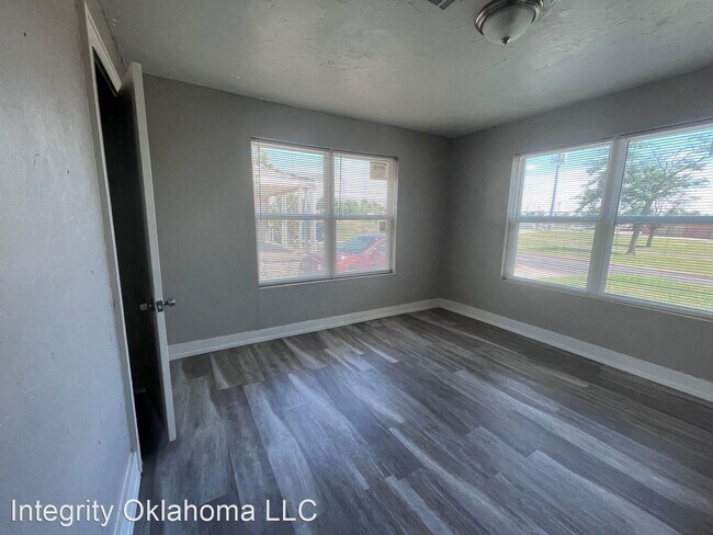 Building Photo - 3 br, 1 bath House - 1337 SW Grand Blvd.